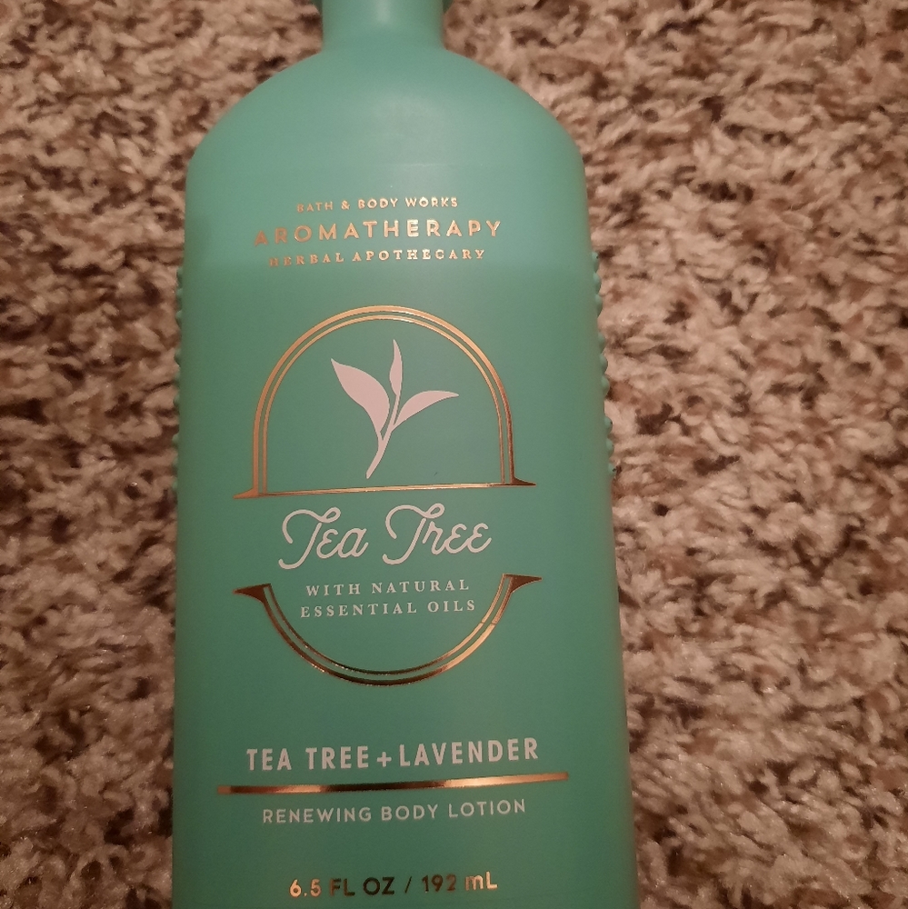 Bath and Body Works Aromatherapy Tea Tree + Lavender Lotion